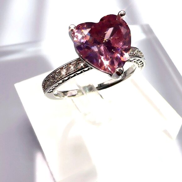 Pink Cubic Zirconia Heart Cut Ring Silver Tone Size 9 - Picture 7 of 10